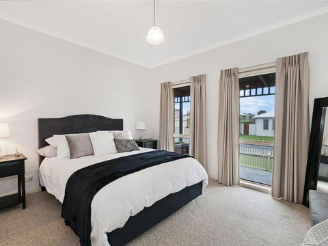 GUILDFORD COTTAGE - Lismore Accommodation 6
