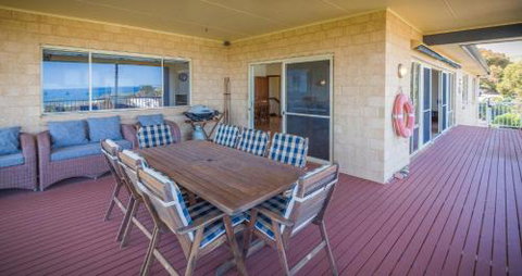 Seaclusion 8 View Court Carrickalinga - Lismore Accommodation 2