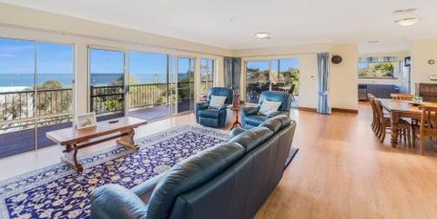 Seaclusion 8 View Court Carrickalinga - Lismore Accommodation 4