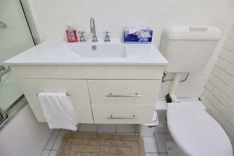 Modern Studio Apartment With Pool & Amazing Views - Lismore Accommodation 4