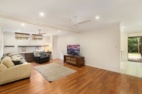 Beach Home In Golden Triangle - Lismore Accommodation 6