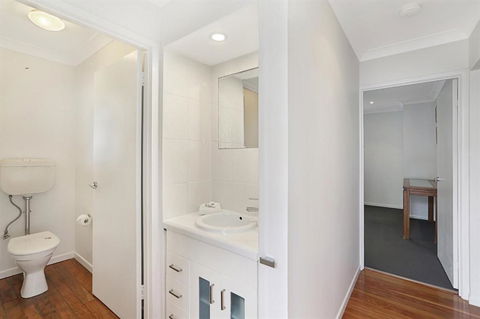 Beach Home In Golden Triangle - Lismore Accommodation 5