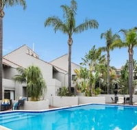 Como Mezzanine Retreat