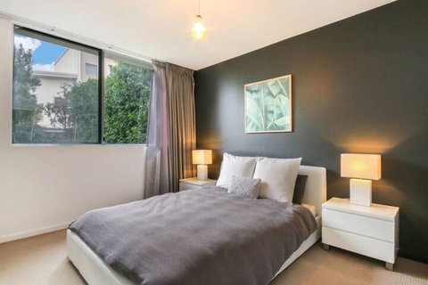 Spacious 2 Bedroom Apartment In Ascot With Large Private Garden - Lismore Accommodation 4