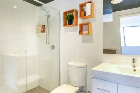 Spacious 2 Bedroom Apartment In Ascot With Large Private Garden - Lismore Accommodation 3