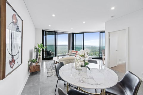 HomeHotel Ultra Luxury 2 Bedroom Next To Mall & Train - Lismore Accommodation 1