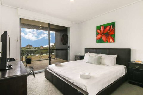 Large 3 Bedroom Apartment With River Views Near The Stadium - Lismore Accommodation 3