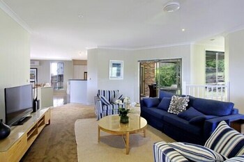 Away On Massinger Street - Lismore Accommodation 3