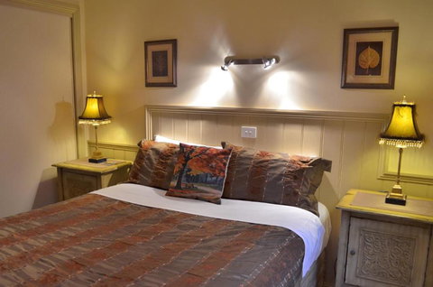 Autumn Affair Cottage 5 - Lismore Accommodation 5