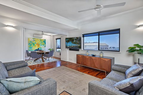 Belle Escapes Luxury Penthouse With Ocean Views - Lismore Accommodation 7