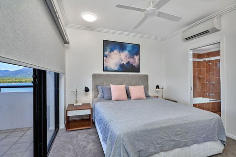 Belle Escapes Luxury Penthouse With Ocean Views - Lismore Accommodation 4