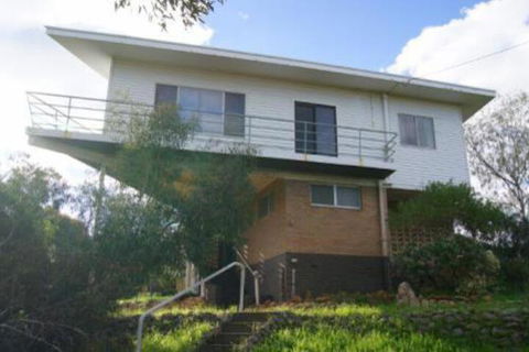 The Kite Beach House - Lismore Accommodation 0