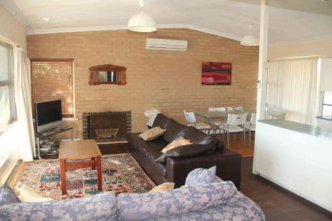 Sand N Sun Beach House - Lismore Accommodation 6