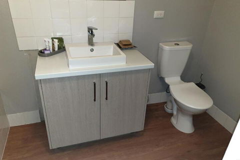 Wisteria Cottage Augusta - Lismore Accommodation 5