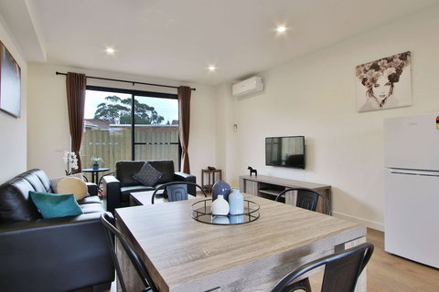 Quality Apartments Dandenong - Lismore Accommodation 6