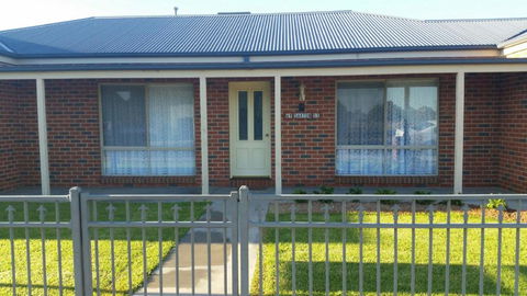 Numurkah Apartments The Saxton - Lismore Accommodation 5