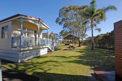 Barrack Point Holidays - Lismore Accommodation 1