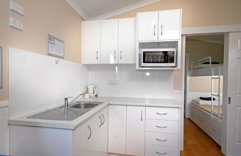 Barrack Point Holidays - Lismore Accommodation 2