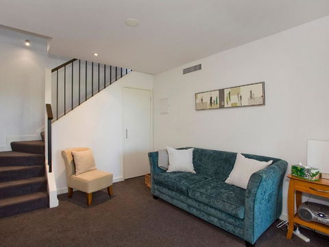 LORNE CHALET APARTMENT 10 Ask About Midweek Deals - Lismore Accommodation 4