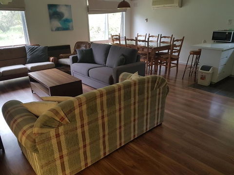 Beauna Vista Rye Holiday Home - Lismore Accommodation 3