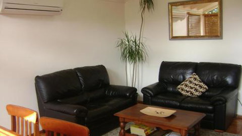 Accommodation Sydney North Forestville 4 Bedroom 2 Bathroom House - Lismore Accommodation 1