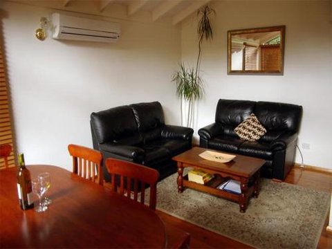 Accommodation Sydney North Forestville 4 Bedroom 2 Bathroom House - Lismore Accommodation 2