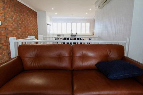 Southern Sands Beachfront Apartments - Lismore Accommodation 4