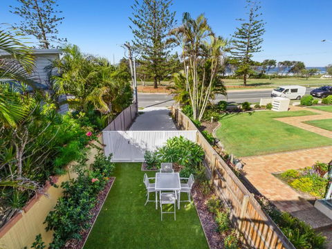 KINGY BEACH HOUSE At 162 - Lismore Accommodation 5
