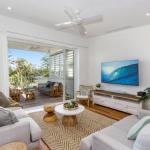 KINGY BEACH HOUSE At 162 - Lismore Accommodation 0