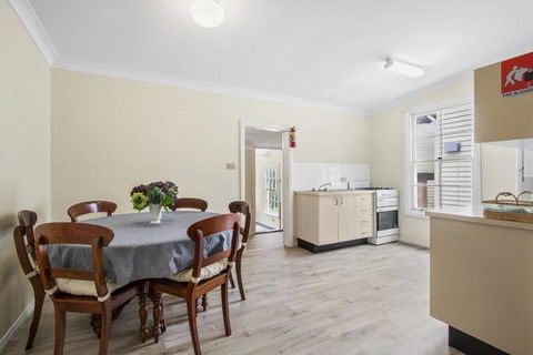 THE TEACHERS COTTAGE - Lismore Accommodation 1