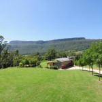 Bottlebrush Lodge Great Views & A Pool! - Lismore Accommodation 0