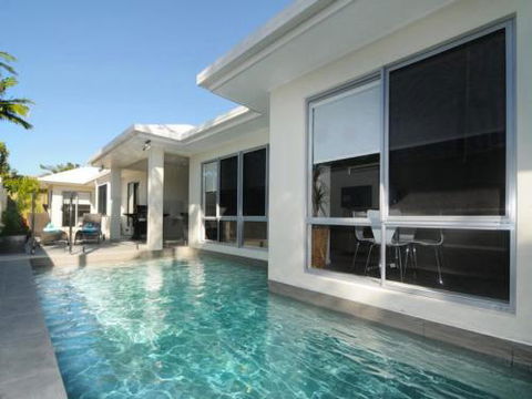 BEACH RETREAT At PALM COVE - Lismore Accommodation 6