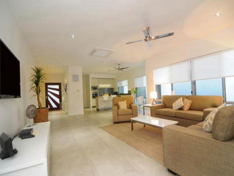 BEACH RETREAT At PALM COVE - Lismore Accommodation 3