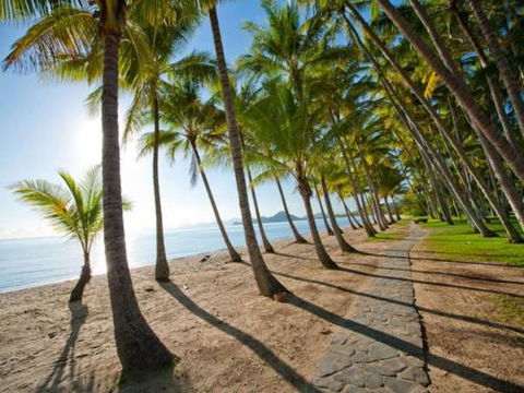 TROPSVILLA At PALM COVE - Lismore Accommodation 1