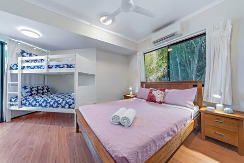 Ambience Of Airlie - Airlie Beach - Lismore Accommodation 4