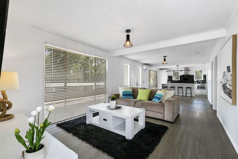 Beauty AND THE Peace - Inlet Side - Lismore Accommodation 1