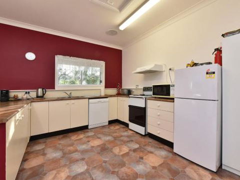 Tabitha Hill Cottage - Lismore Accommodation 4