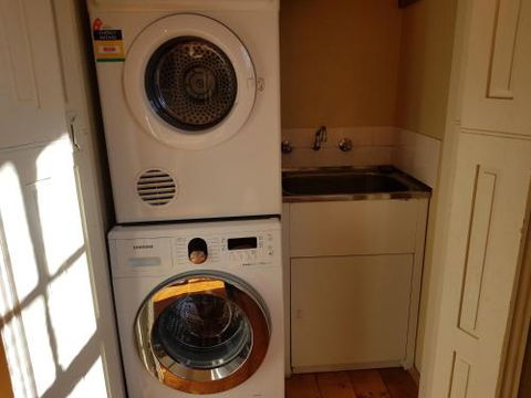 CARNBREA - Lismore Accommodation 5