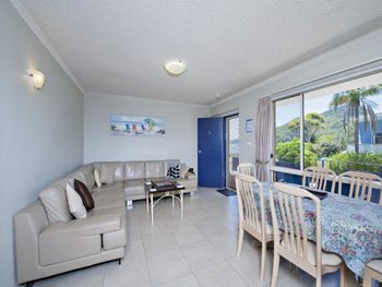 Shoal Towers Unit 2 / 11 Shoal Bay Road - Lismore Accommodation 0