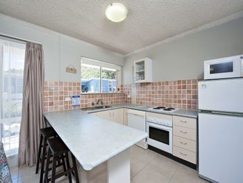 Shoal Towers Unit 2 / 11 Shoal Bay Road - Lismore Accommodation 2
