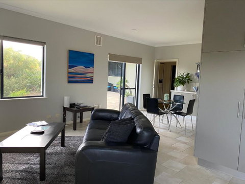 Studio Tramonto - Lismore Accommodation 6