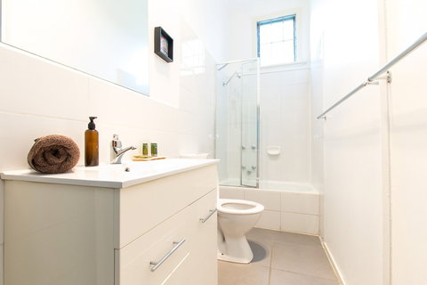 HUNTER In The Heart Of Collingwood Fitzroy - Lismore Accommodation 4