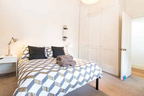 HUNTER In The Heart Of Collingwood Fitzroy - Lismore Accommodation 3