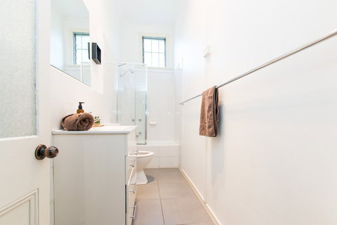 HUNTER In The Heart Of Collingwood Fitzroy - Lismore Accommodation 6