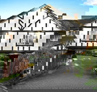 Elizabethan Lodge - Lismore Accommodation