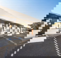 Nightcap at Monash Hotel