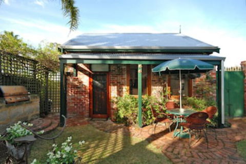Above Bored Bed & Breakfast - Lismore Accommodation 0