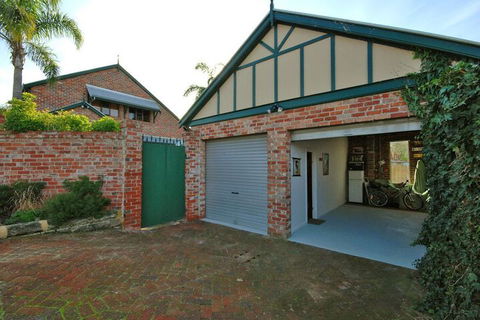 Above Bored Bed & Breakfast - Lismore Accommodation 2