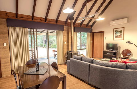 Bussells Bushland Cottages - Lismore Accommodation 6