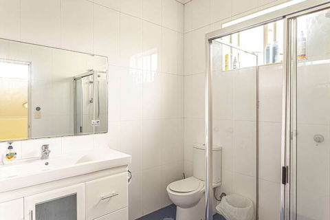 Manly Beach House - Lismore Accommodation 3